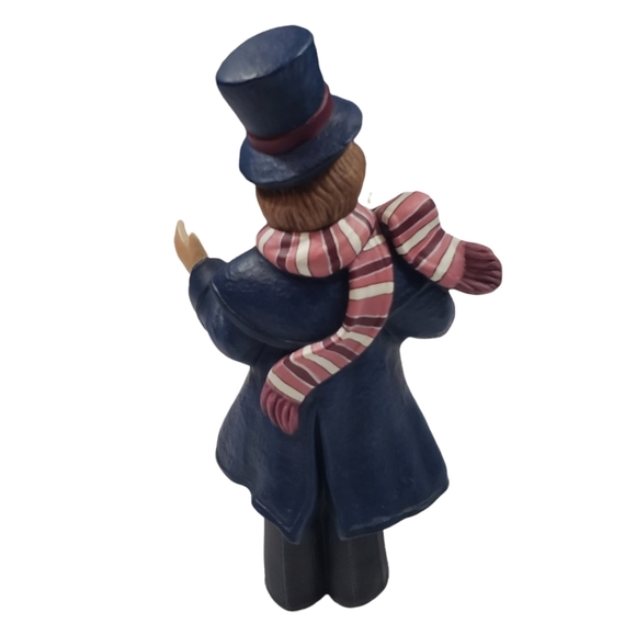 Victorian Ceramic Figurines Family Christmas Carolers Singers Decor Display - Picture 6 of 14